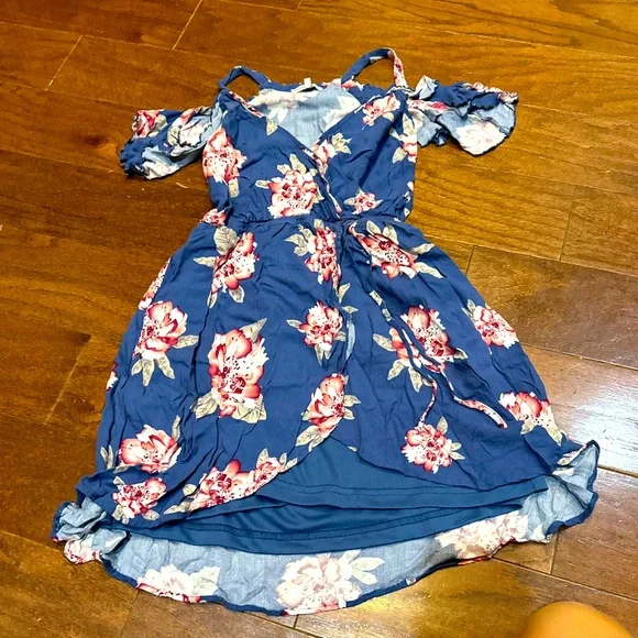 Charlotte Russe Dresses | Charlotte Russe Blue Floral Print Cold Shoulder Mini Dress Small | Color: Blue/Orange | Size: S | Cutzie414's Closet Charlotte Russe Dresses | Charlotte Russe Blue Floral Print Cold Shoulder Mini Dress Small | Color: Blue/Orange | Size: S | Cutzie414's Closet